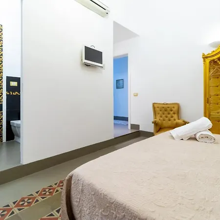 فندق مبيت وإفطار Pupi E Pupari كاتانيا